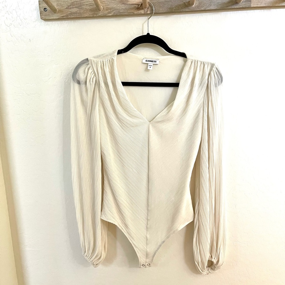 Express, cream/white body suit size S